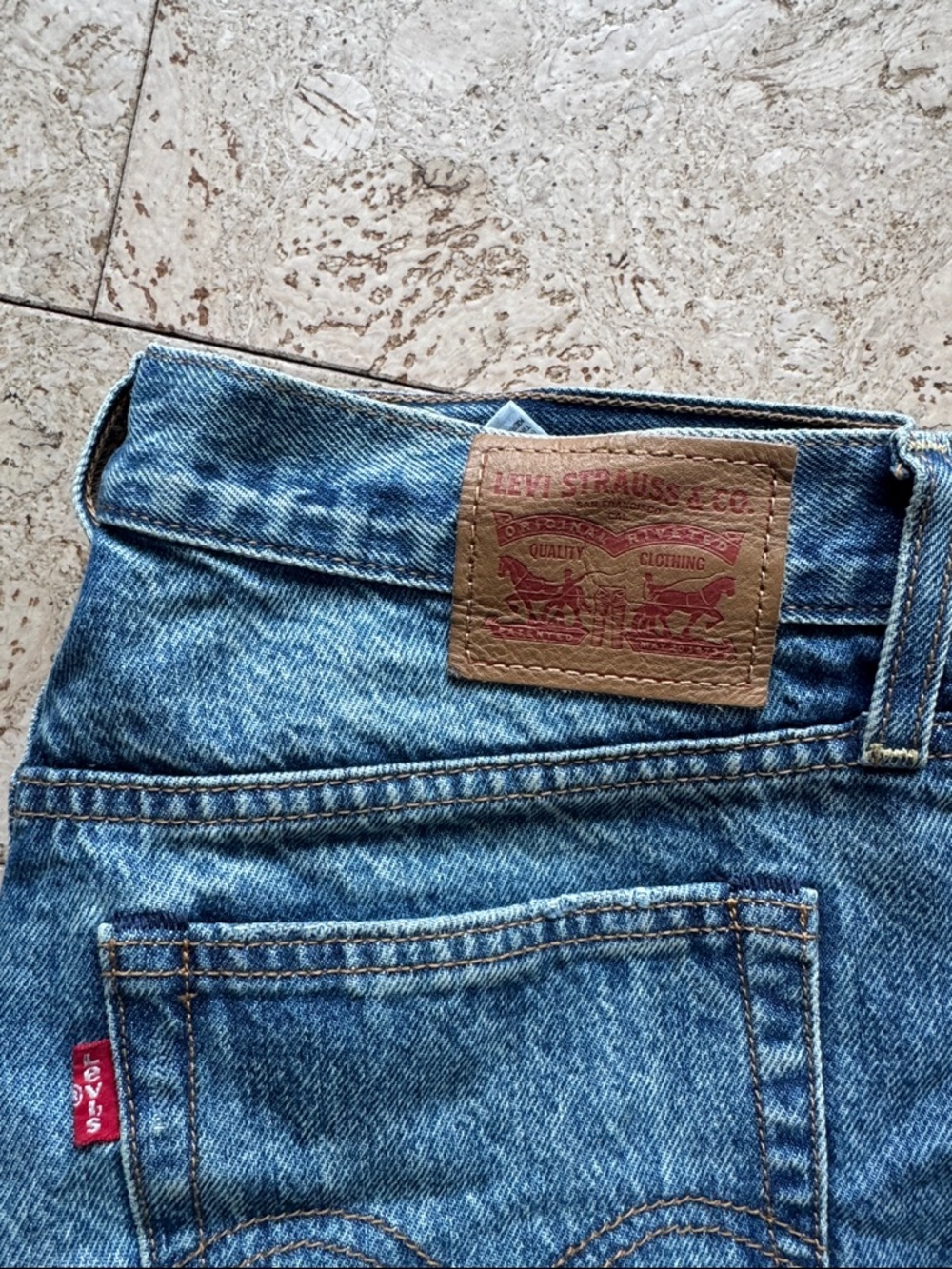 Levi's Women's Light Blue Straight-Leg Jeans - Picture 12 of 12